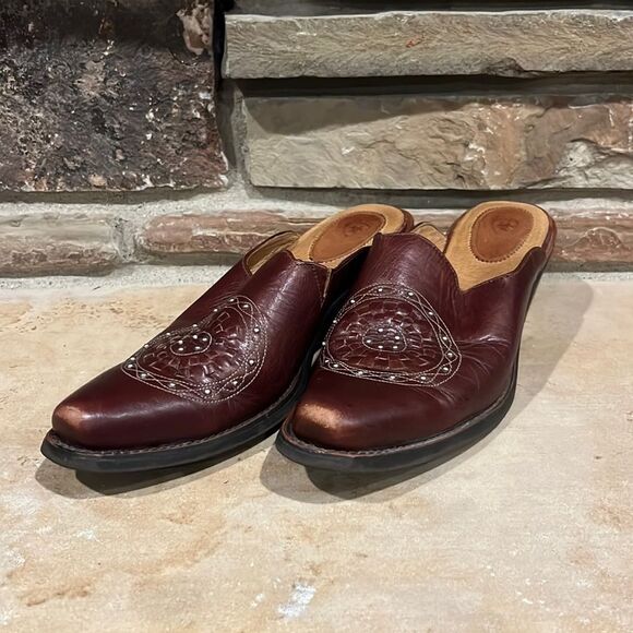 Ariat Studded Medallion Heeled Leather Mule - Picture 1 of 11